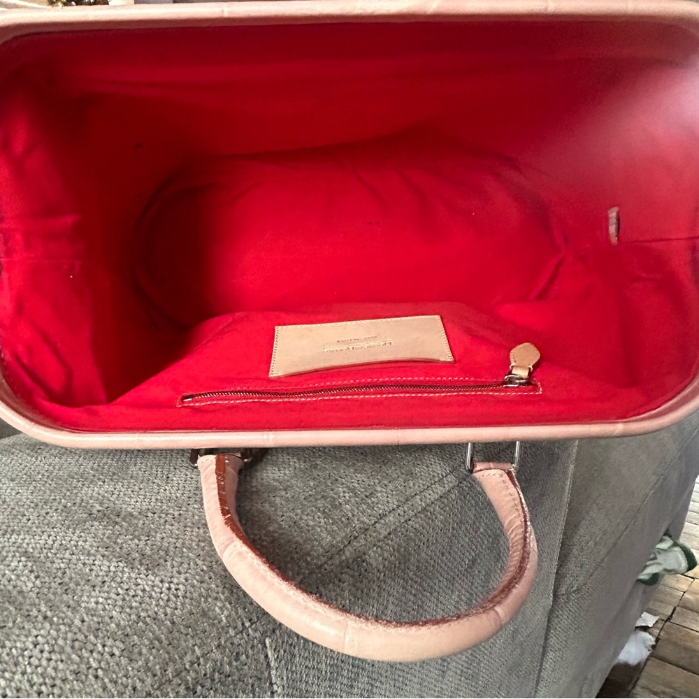 Dooney and bourke pink croc embossed doctor satchel - Picture 4 of 5